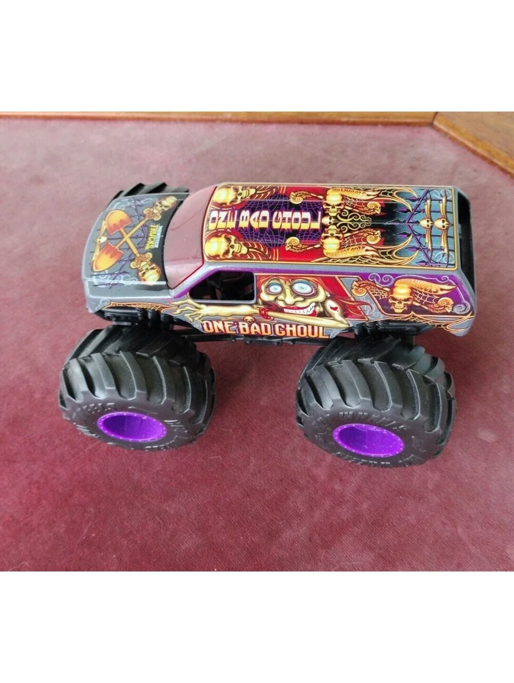 1:24 Scale Hot Wheels Monster Jam One Bad Ghoul Big Truck Metal Body, Rubber